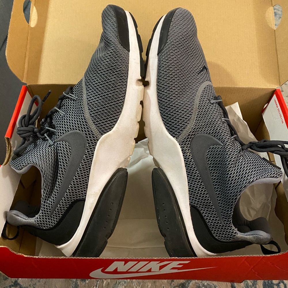 Size 13 Nike Presto Fly SE Tennis Shoes